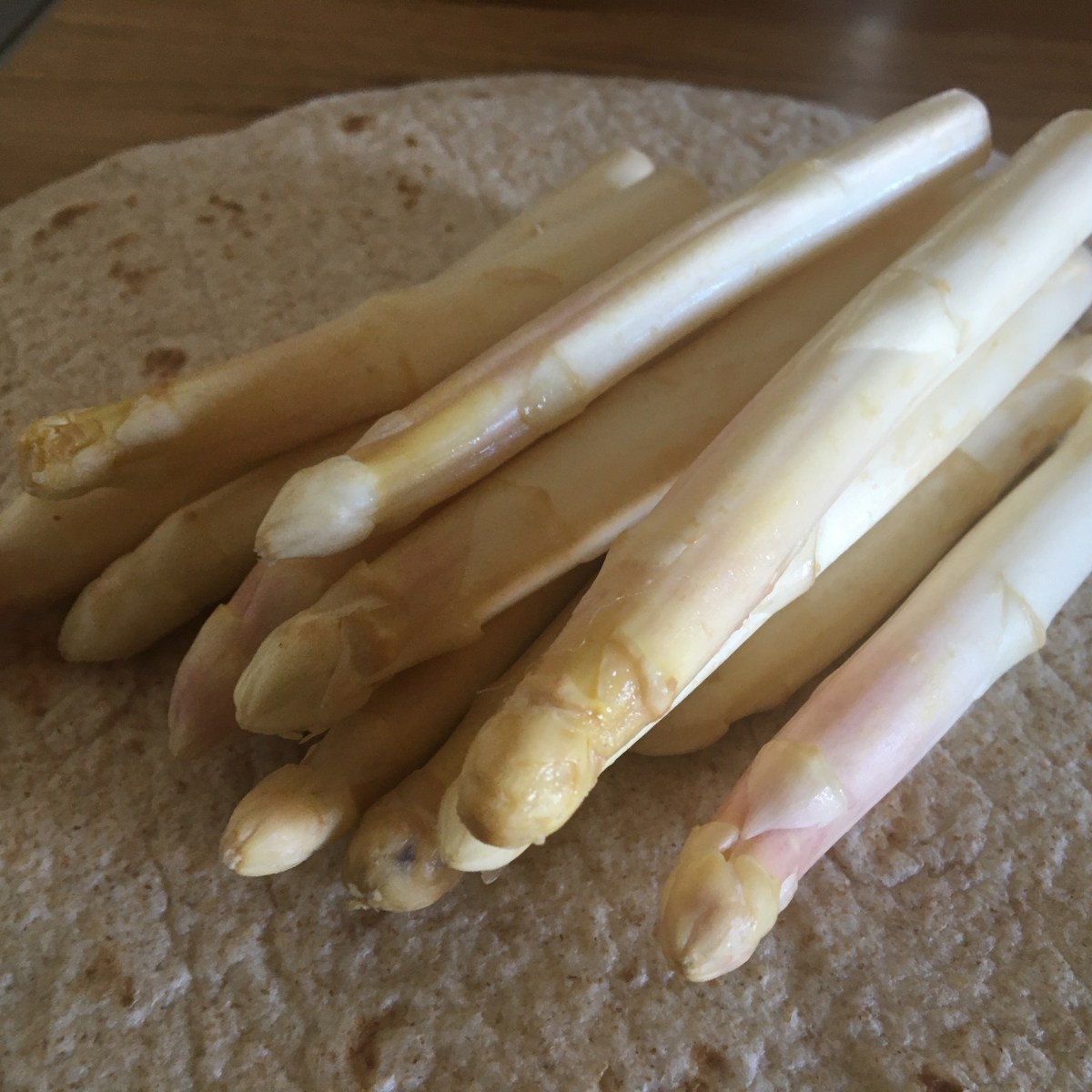 Leckerer Spargel Wrap
