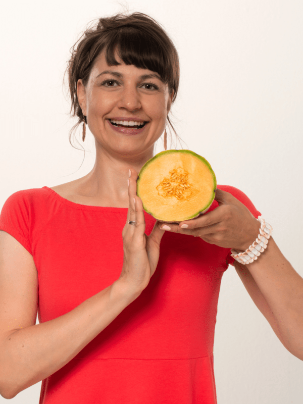 Podcastfolge #16                                      Interview mit Nelly – Dank Ayurveda keine Nahrungsunverträglichkeiten mehr