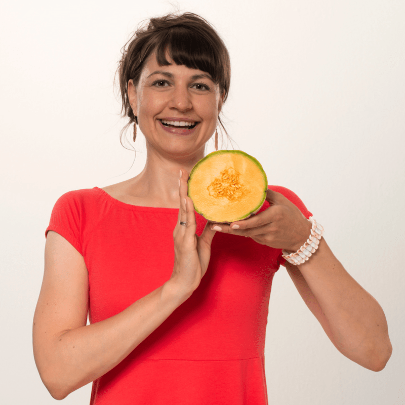 Podcastfolge #16                                      Interview mit Nelly – Dank Ayurveda keine Nahrungsunverträglichkeiten mehr